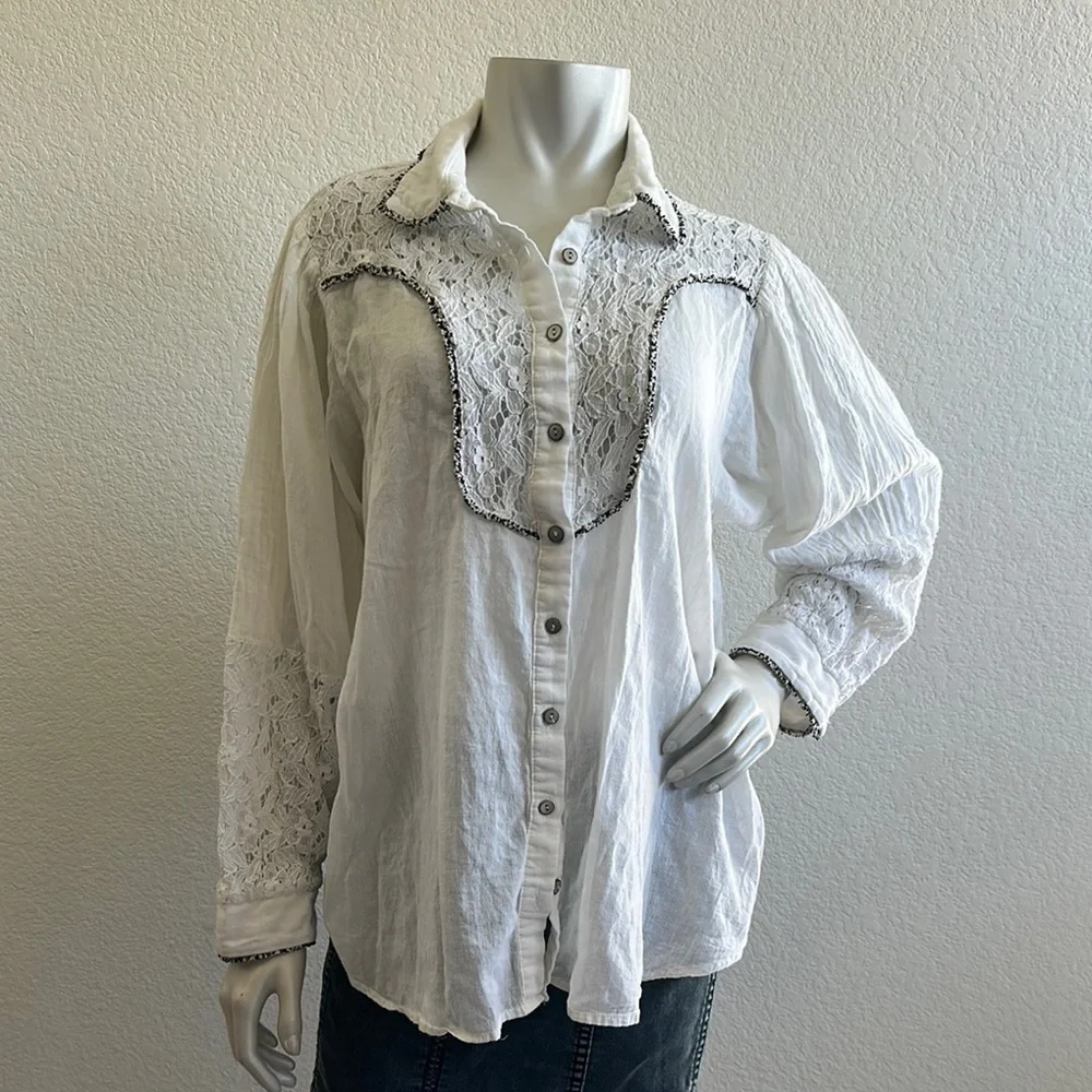 POL Enchanting Escapes Button Up In Ivory - Picture 4 of 11